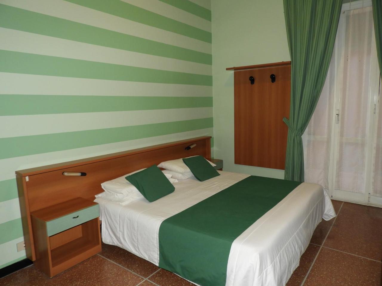 Albergo Glory ボルゲット・サント・スピーリト エクステリア 写真