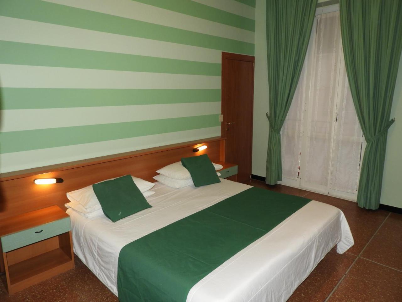 Albergo Glory ボルゲット・サント・スピーリト エクステリア 写真